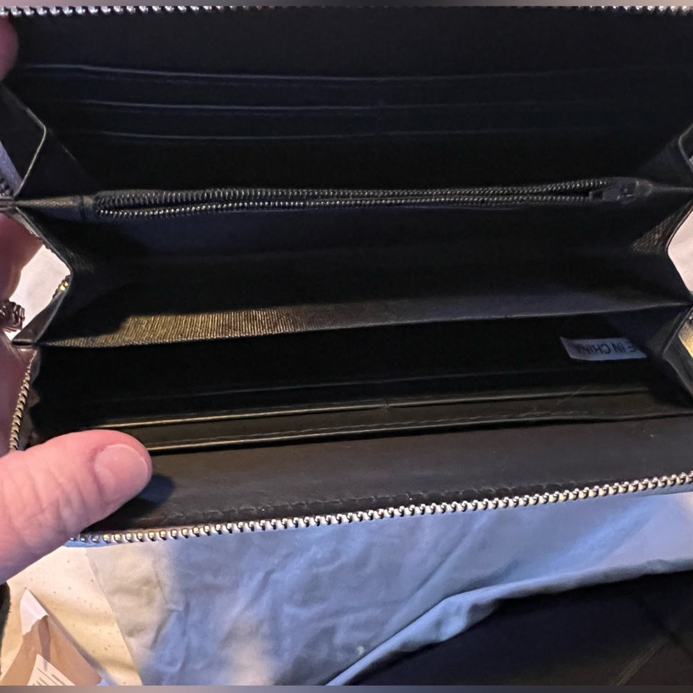 Pineapple Wallet - Picture 2 of 3